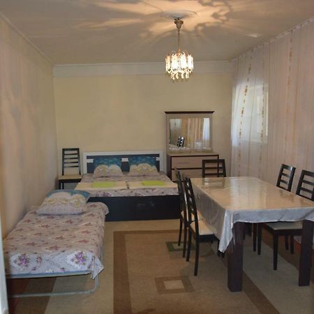 Bed and Breakfast Shaki Host House Şǝki Esterno foto
