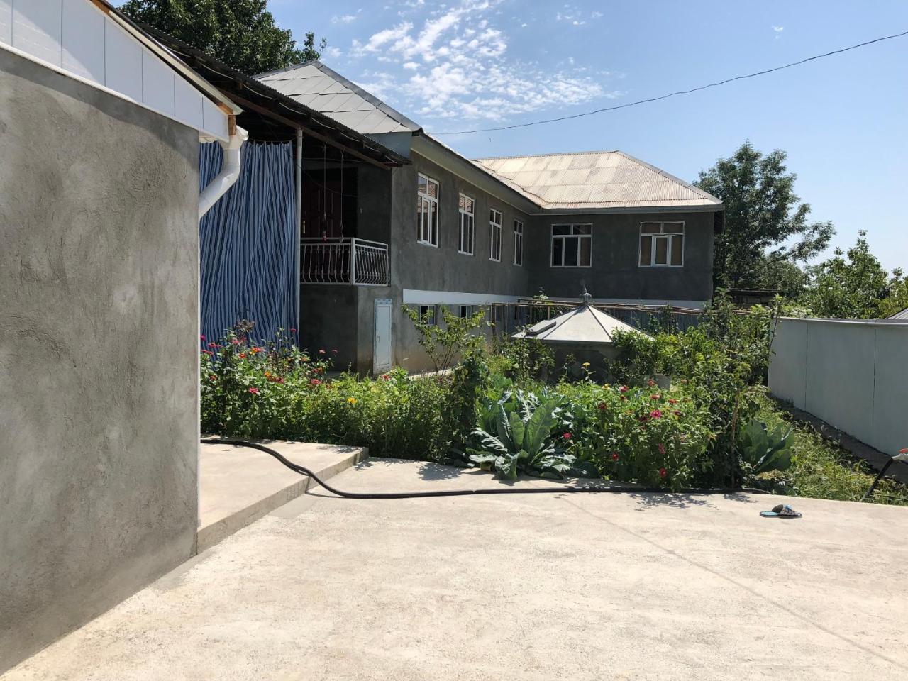 Bed and Breakfast Shaki Host House Şǝki Esterno foto