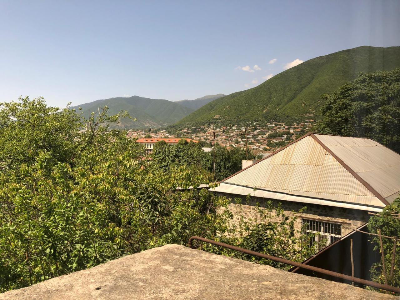 Bed and Breakfast Shaki Host House Şǝki Esterno foto