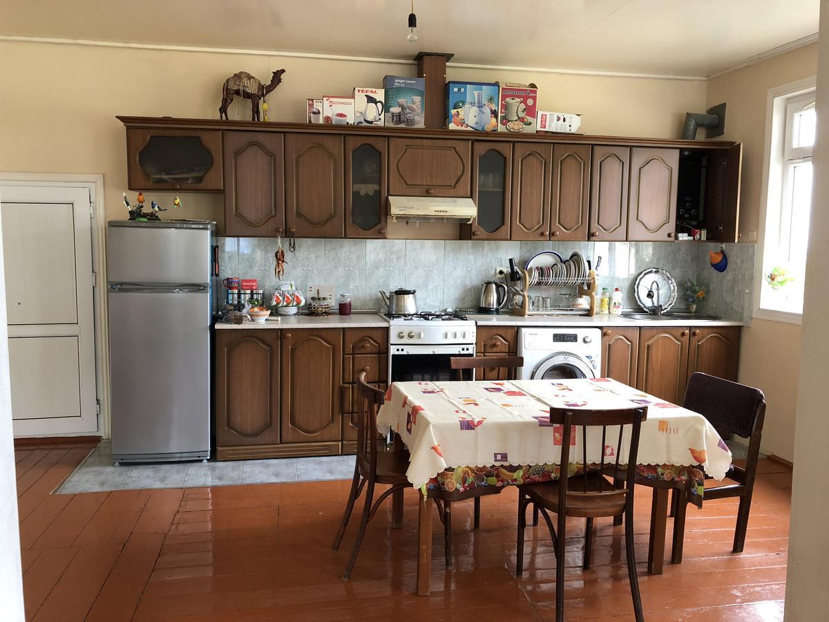 Bed and Breakfast Shaki Host House Şǝki Esterno foto