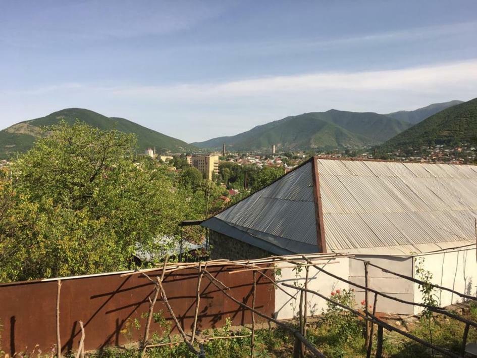 Bed and Breakfast Shaki Host House Şǝki Esterno foto